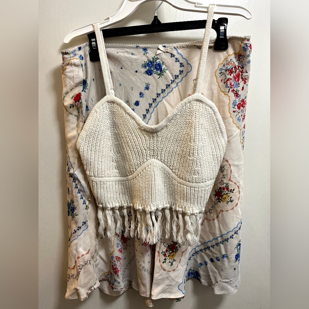 WILD FABLE Set Of 2 Size M TANK AND SKIRT IN EXCELLENT CONDITION